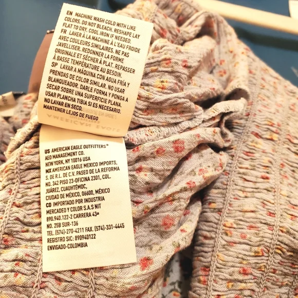 American Eagle Floral Blue Crop Top - Picture 7 of 8